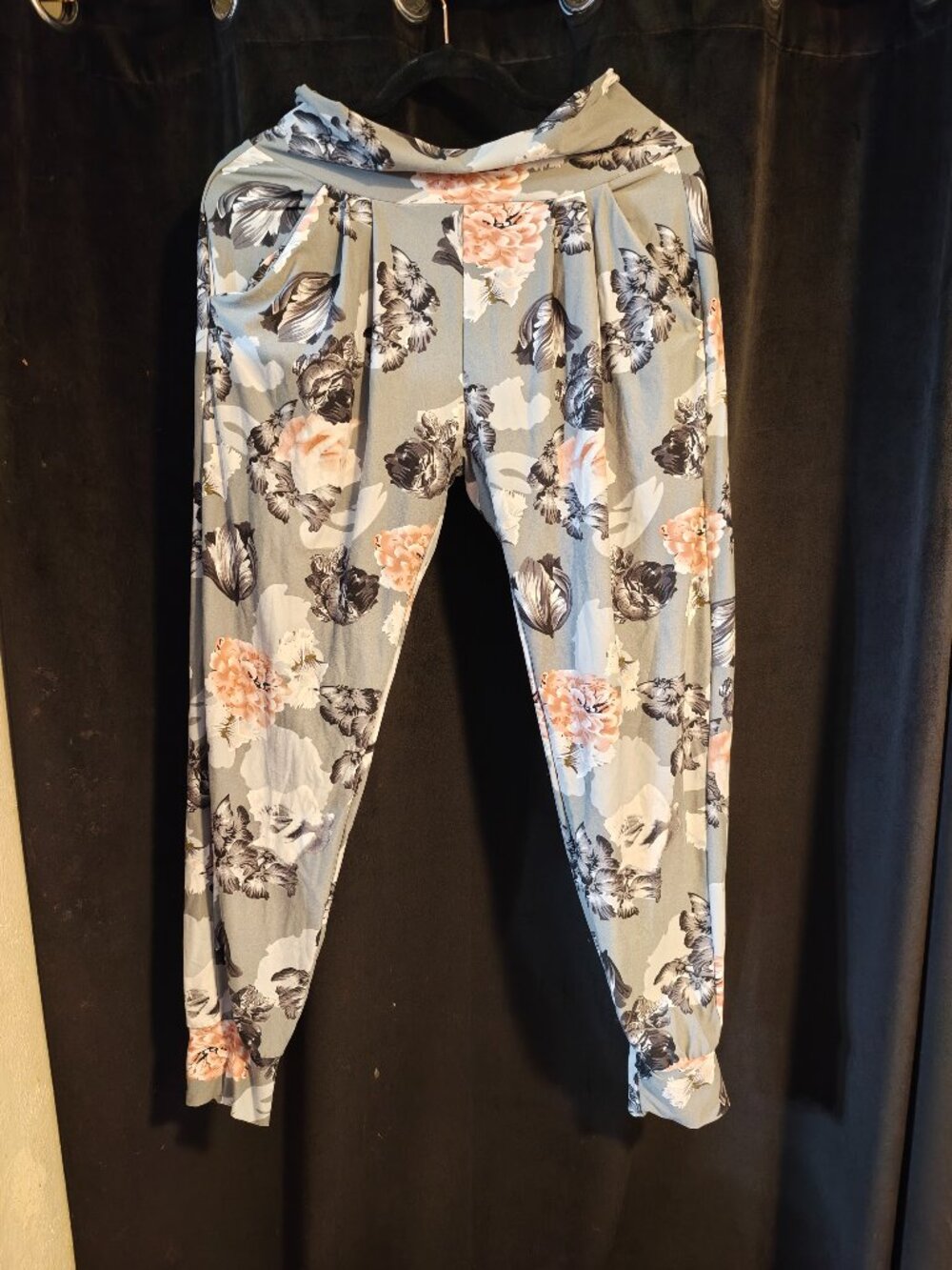 Gray Floral Leggings - Size L/XL